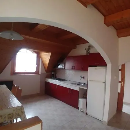 Vitorlas Villa, Emelet Apartment *