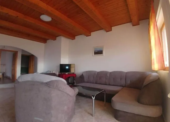 Vitorlas Villa, Emelet Lejlighed