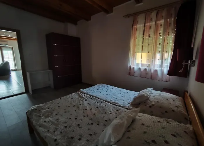 Vitorlas Villa, Emelet Lejlighed