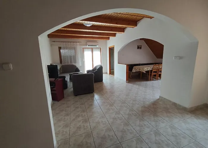 Vitorlas Villa, Emelet Lejlighed *